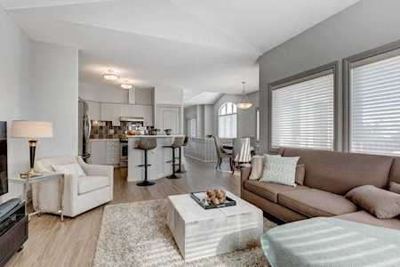 236 Simcoe Place SW Calgary, AB T3H 4T7