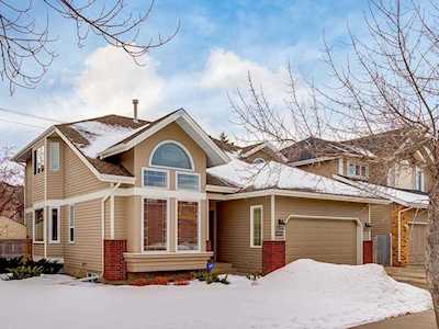 8274 Edgebrook Drive NW Calgary, AB T3A 4N1