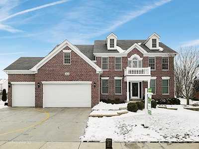 364 Andover Dr Oswego, IL 60543