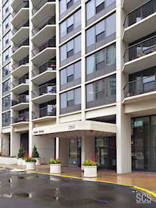 1560 N Sandburg Terrace #3905J Chicago, IL 60610