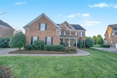 105 Castlestone Ln Matthews, NC 28104