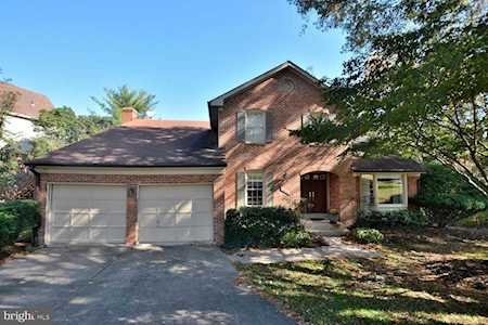 1015 Salt Meadow Ln Mclean, VA 22101