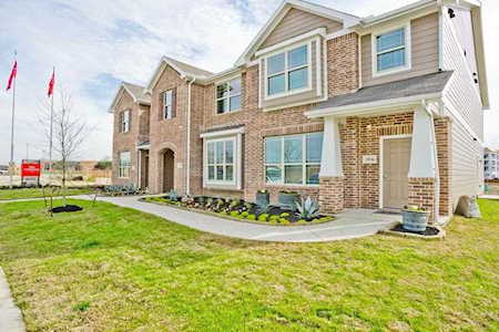 2320 Greystone Denton, TX 76207
