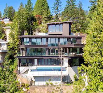1840 Naomi Place North Vancouver, BC V7G 1Y1