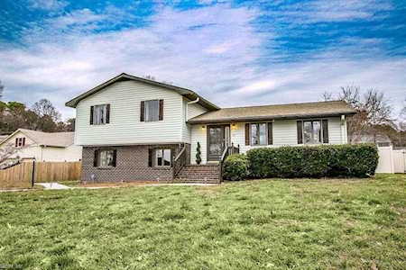 71 Colombia Dr Newport News, VA 23608