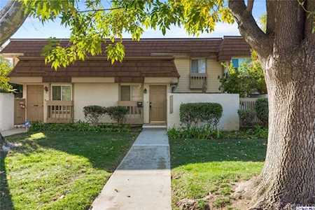 22209 James Alan Circle Chatsworth, CA 91311