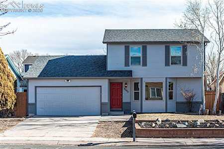 2065 Grosbear Lane Colorado Springs, CO 80916
