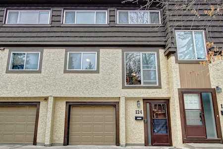 3130 66 Avenue SW #124 Calgary, AB T3E 5K8