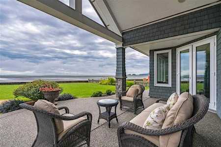 1626 Beach Grove Road Delta, BC V4L 1P3