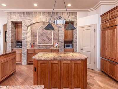 205 Shady Elm Georgetown, TX 78633