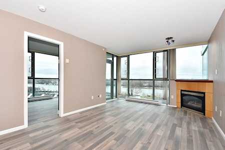 2733 Chandlery Place #706 Vancouver, BC V5S 4V3