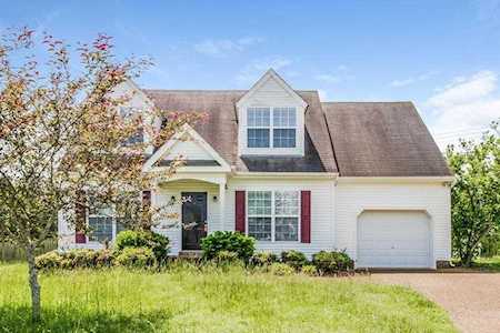 1115 Mcdonough Cir Thompsons Station, TN 37179