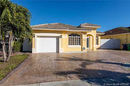 7747 NW 200th Ln Hialeah, FL 33015