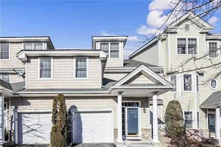 1508 Half Moon Bay Dr Cortlandt, NY 10520