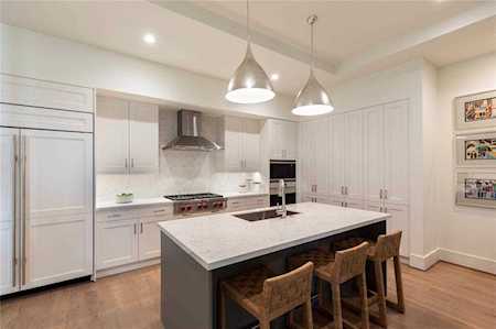 2325 Welch Houston, TX 77019