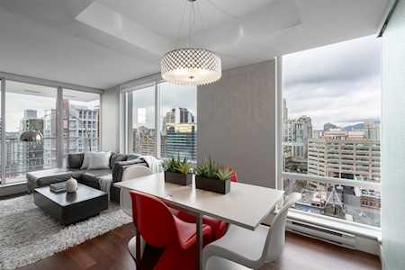 565 Smithe Street #1903 Vancouver, BC V6B 0E4