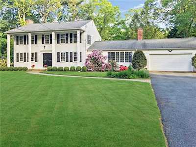 68 Larch RD East Greenwich, RI 02818