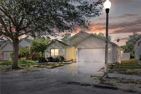 5748 Stafford Springs Trail Orlando, FL 32829