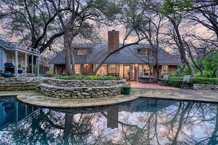208 Rockwood Park Drive Fort Worth, TX 76107