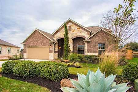 104 Lost Ridge Way Buda, TX 78610