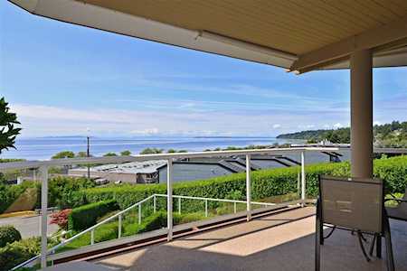 15015 Victoria Avenue #305 White Rock, BC V4B 1G2