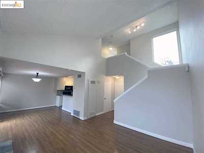 284 Rosewood Ave Hayward, CA 94544-4732