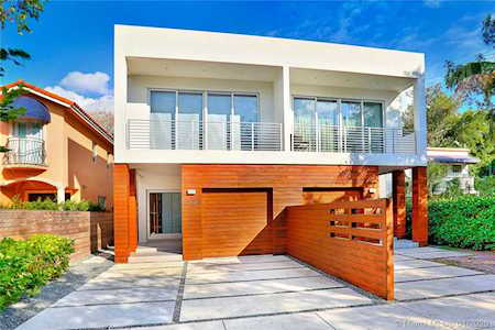 2975 Bridgeport Ave #2975 Miami, FL 33133