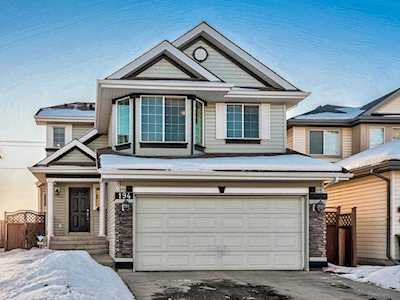 194 Somerglen Way SW Calgary, AB T2Y 4B3