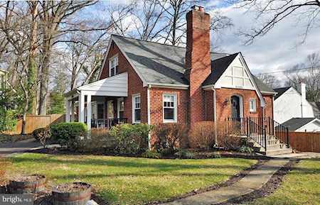 5303 Waneta Rd Bethesda, MD 20816