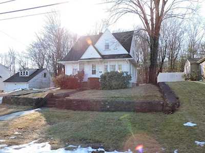 9 Lake Parkway Webster, MA 01570