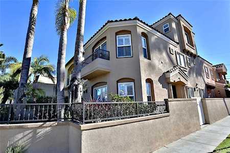 302 7th Street Huntington Beach, CA 92648