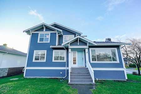 4611 Westlawn Drive Burnaby, BC V5C 3P9