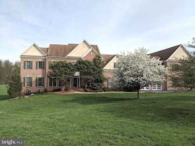 13701 Mount Prospect Dr Rockville, MD 20850