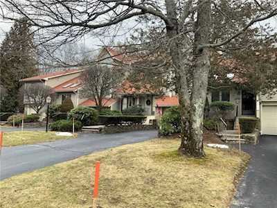 9 Shadowbrook LANE, Unit#A #A Smithfield, RI 02917