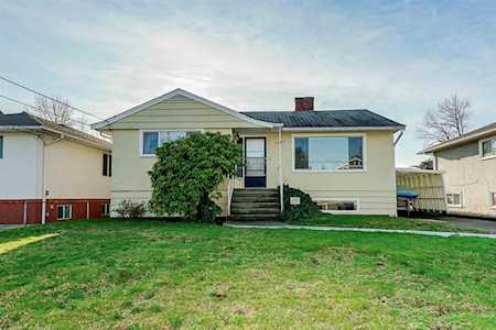 7557 Burgess Street Burnaby, BC V3N 3H9
