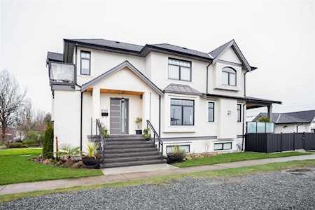 588 Madison Avenue Burnaby, BC V5C 0K1