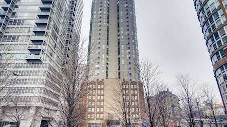 645 N Kingsbury St #1702 Chicago, IL 60654