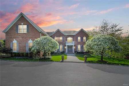 11 Leisure Farm Dr North Castle, NY 10504