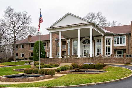 8605 Shelbyville Rd #103 Bellemeade, KY 40222