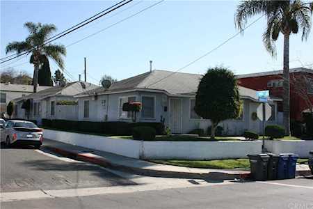 2410 E 19th Street Signal Hill, CA 90755