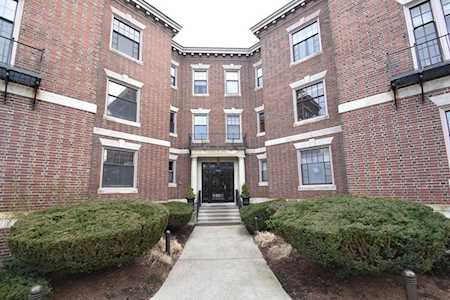 169 Washington St #4 Newton, MA 02458