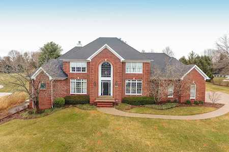 12043 Hunting Crest Dr Prospect, KY 40059