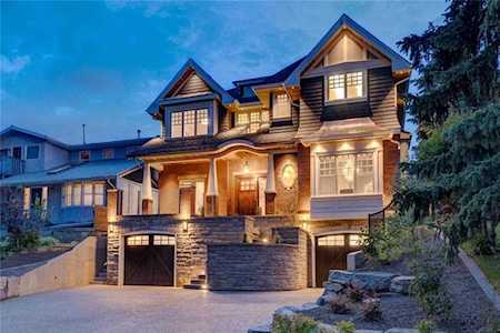 1213 Premier Way SW Calgary, AB T2T 1L8