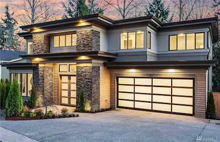 10812 102nd Ave NE Kirkland, WA 98033