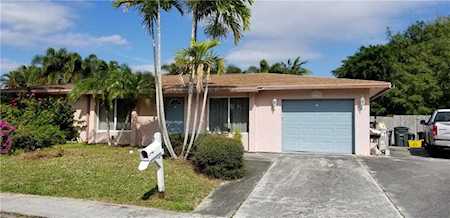 1721 SW 10th St Boca Raton, FL 33486