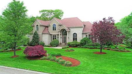 39 Blue Jay Dr North Attleboro, MA 02760