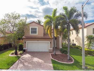 1260 NW 192nd Ln Pembroke Pines, FL 33029