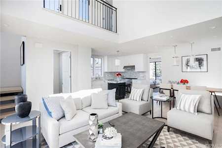 2711 First Avenue Corona Del Mar, CA 92625