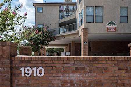 1910 Robbins Pl #106 Austin, TX 78705