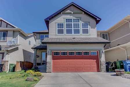 221 Everoak Circle SW Calgary, AB T2Y 0A3